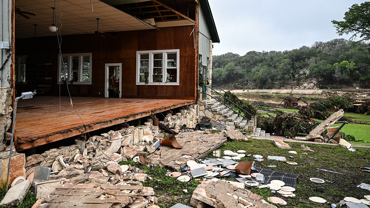 Teen describes surviving Camp Mystic flood disaster in Central Texas